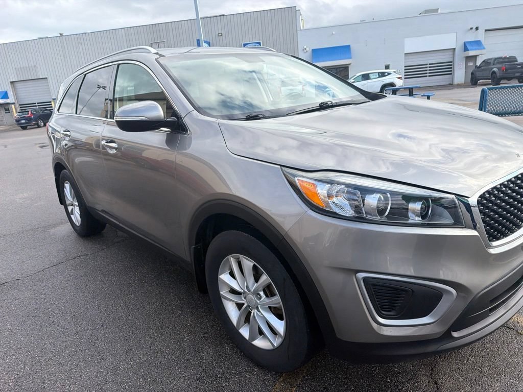 Used 2017 Kia Sorento FWD w/ LX Convenience Package
