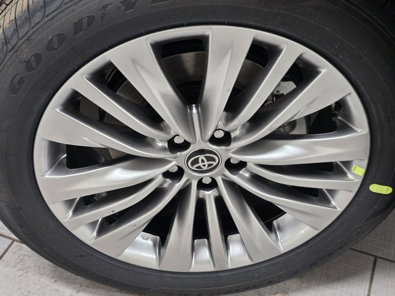 New 2026 Toyota Highlander Platinum image 12