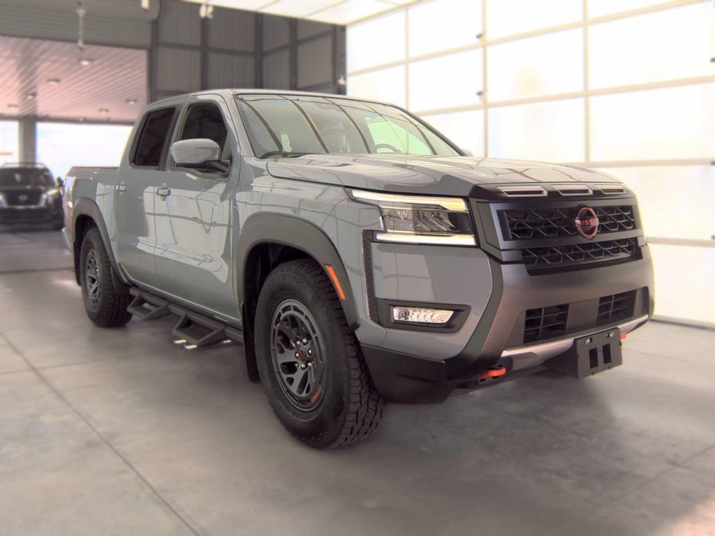 Used 2025 Nissan Frontier Pro-X RWD image 11
