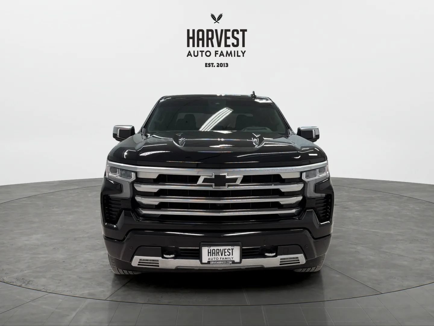 Used 2024 Chevrolet Silverado 1500 High Country w/ High Country Premium Package AWD/4WD image 11