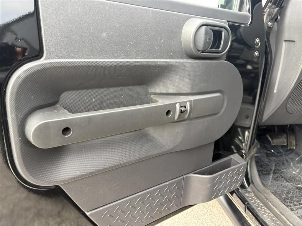Used 2008 Jeep Wrangler X AWD/4WD image 18