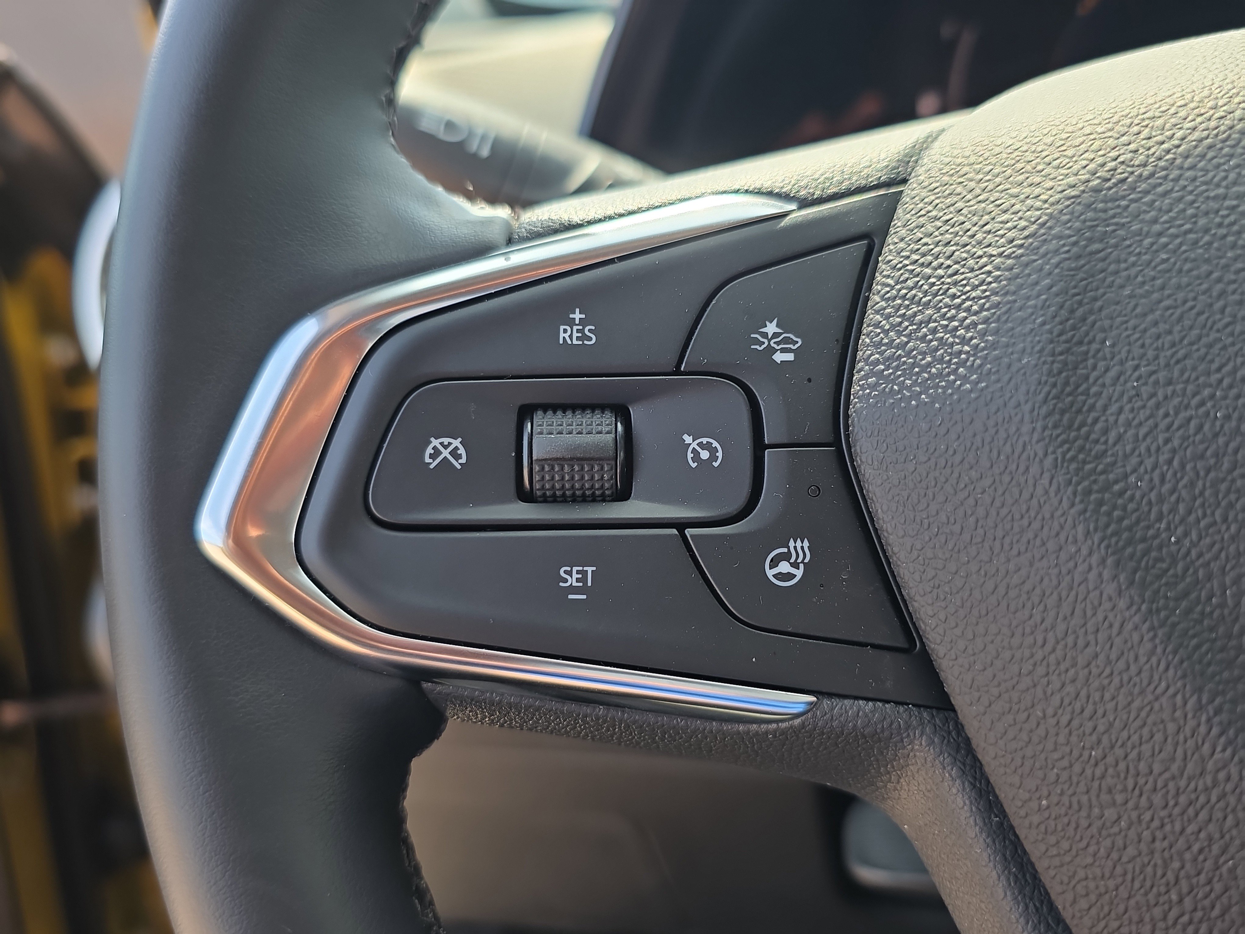 Used 2024 Chevrolet Trax ACTIV image 28