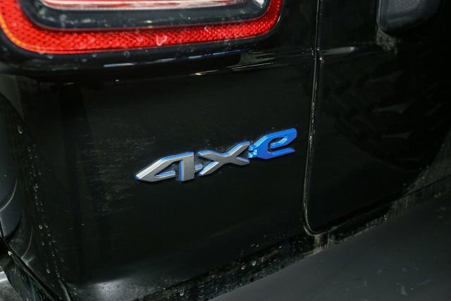 Used 2023 Jeep Wrangler Willys 4xe w/ Sun & Screen Package image 10