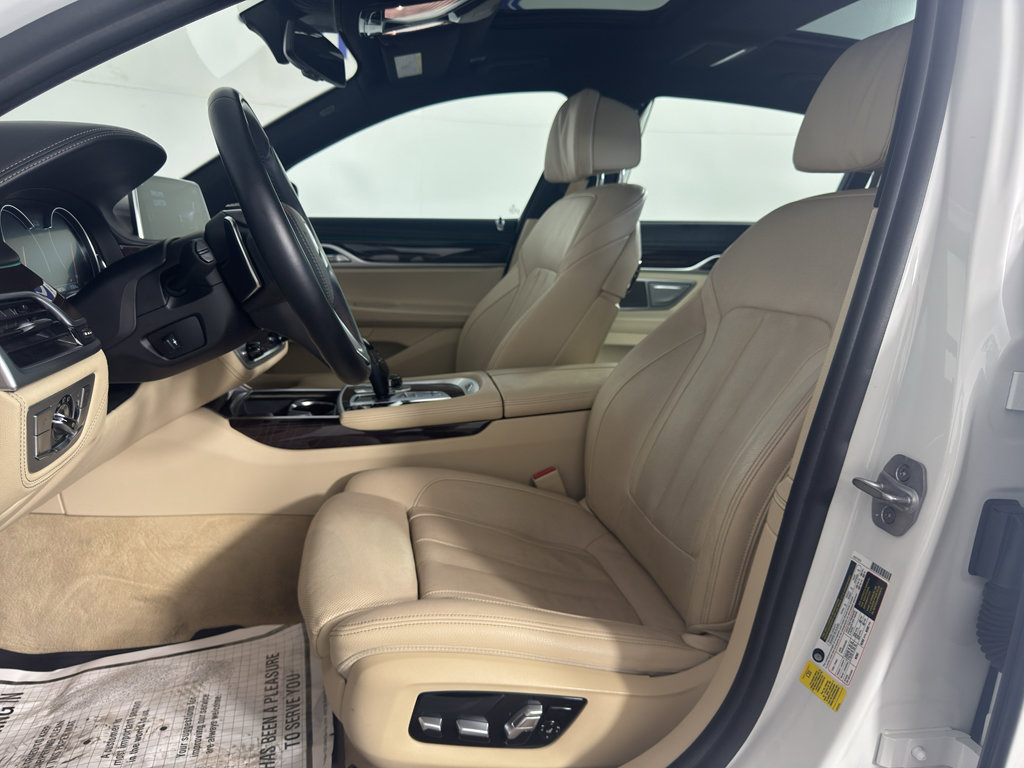 Used 2018 BMW 740i RWD image 16