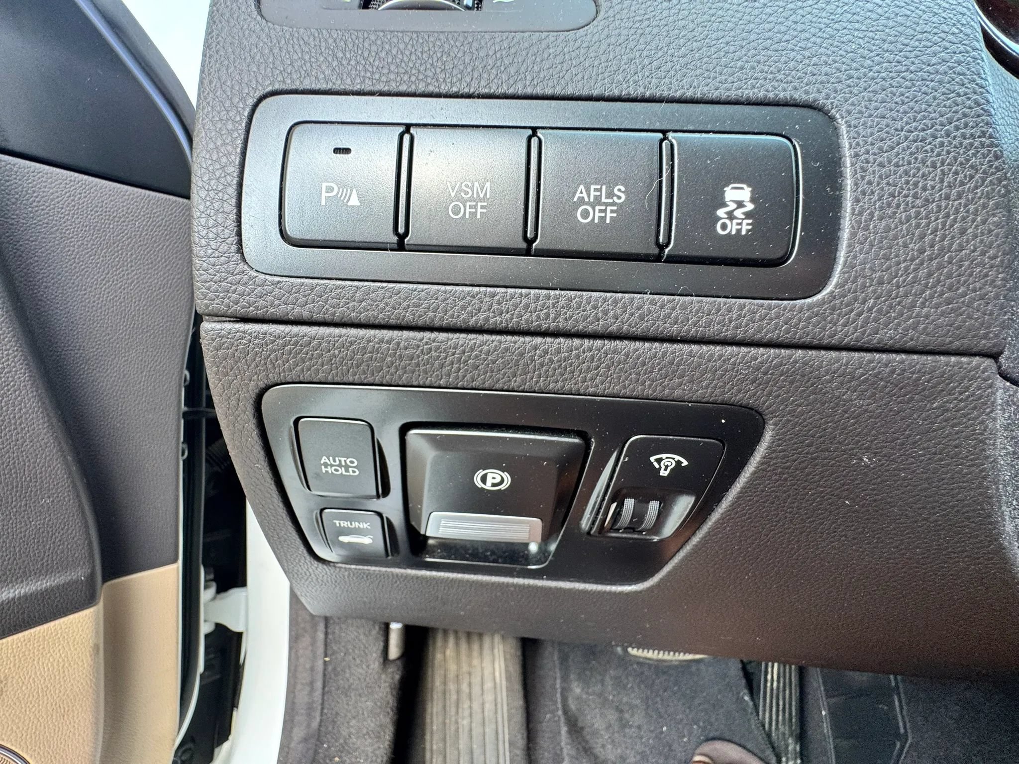 Used 2011 Hyundai Equus Ultimate RWD image 30