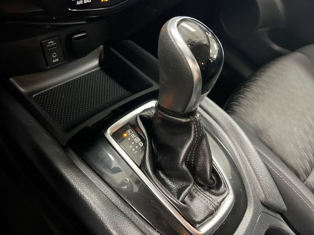 Used 2017 Nissan Rogue S AWD/4WD image 17