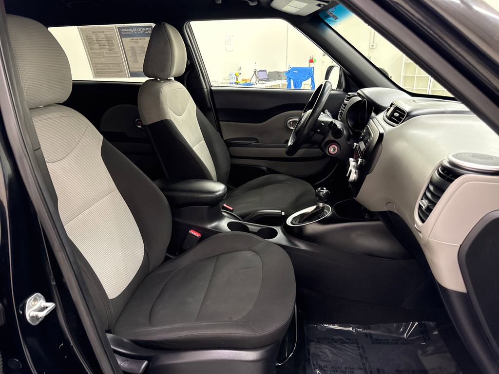 Used 2016 Kia Soul FWD image 18