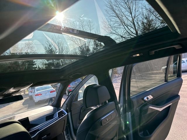 Used 2024 BMW X7 xDrive40i w/ M Sport Package image 35