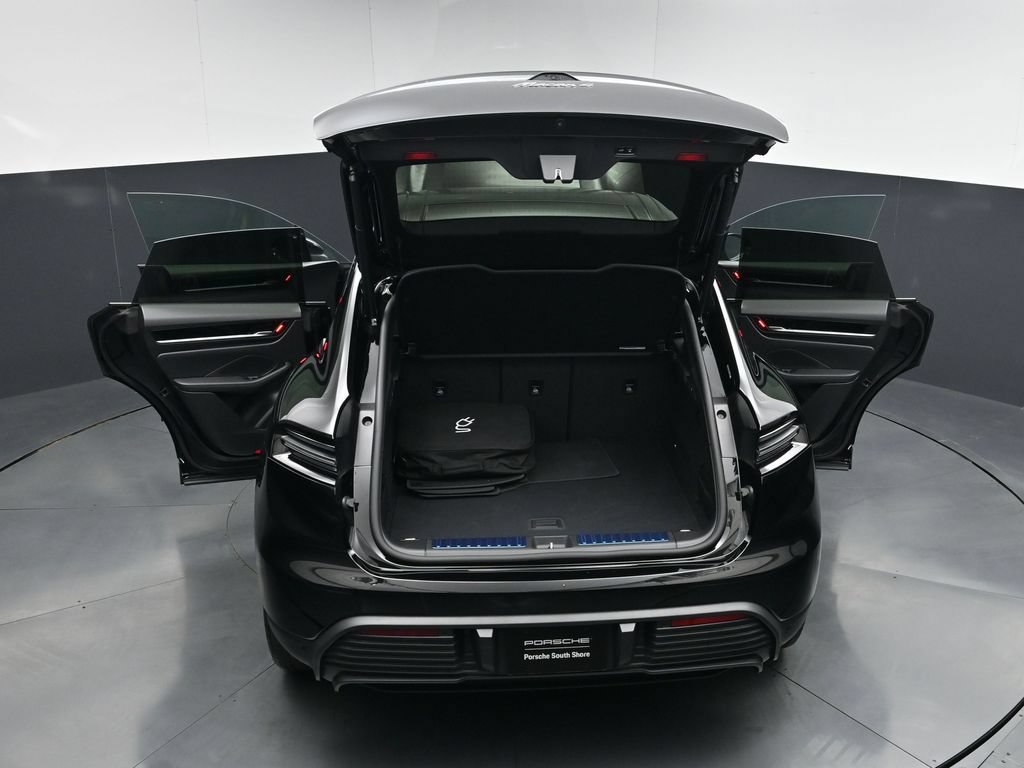 New 2026 Porsche Macan 4 Electric AWD/4WD image 32