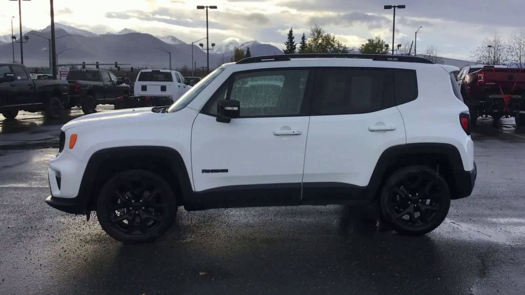 Certified 2022 Jeep Renegade Altitude w/ Convenience Group image 5