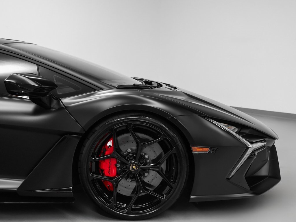 Used 2024 Lamborghini Revuelto image 10