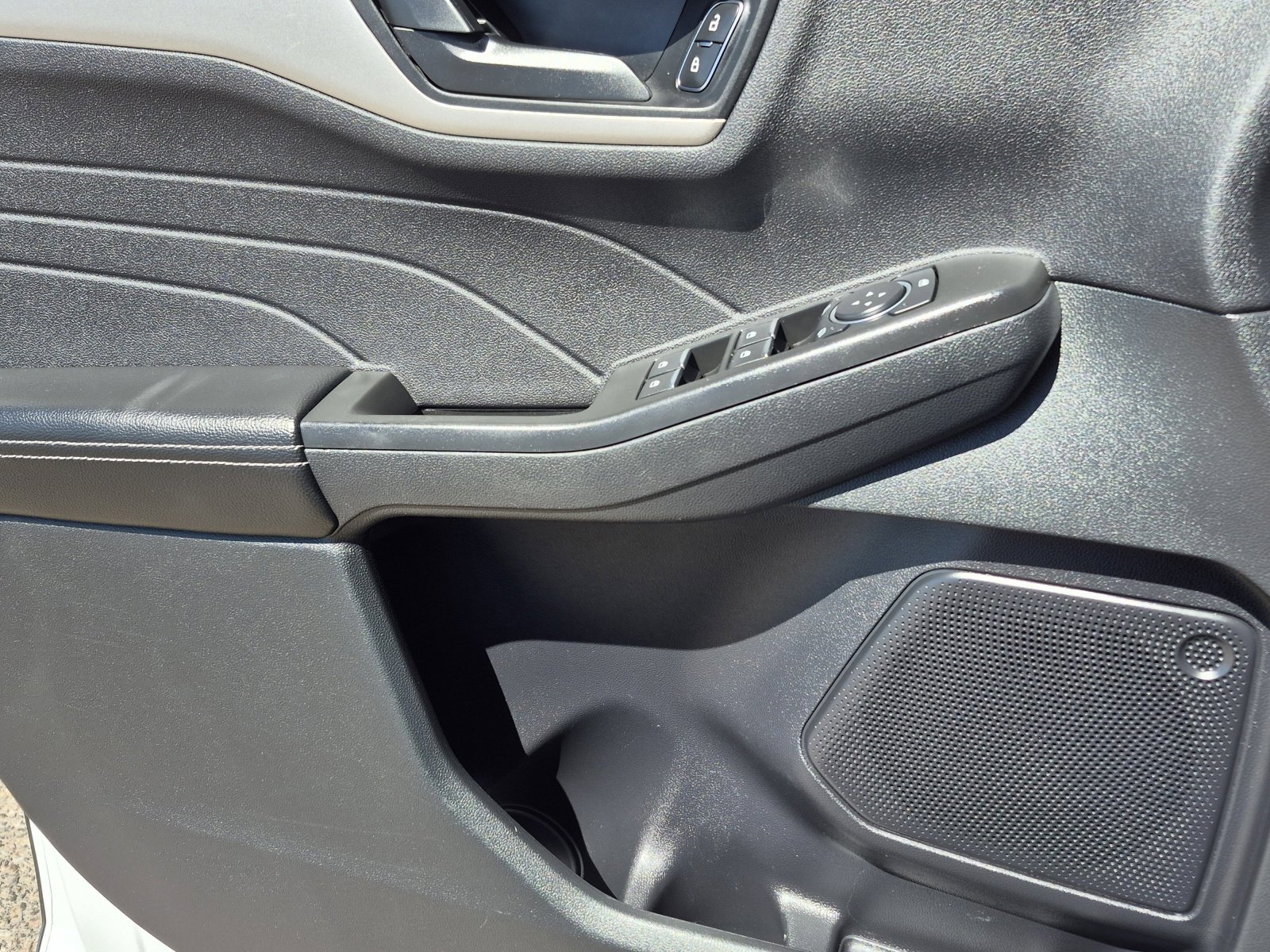 Used 2022 Ford Escape SE image 14