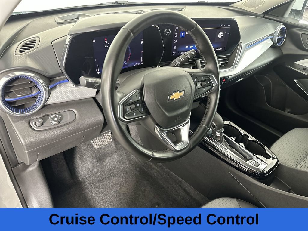 Used 2024 Chevrolet Trax LT w/ Driver Confidence Package FWD image 13