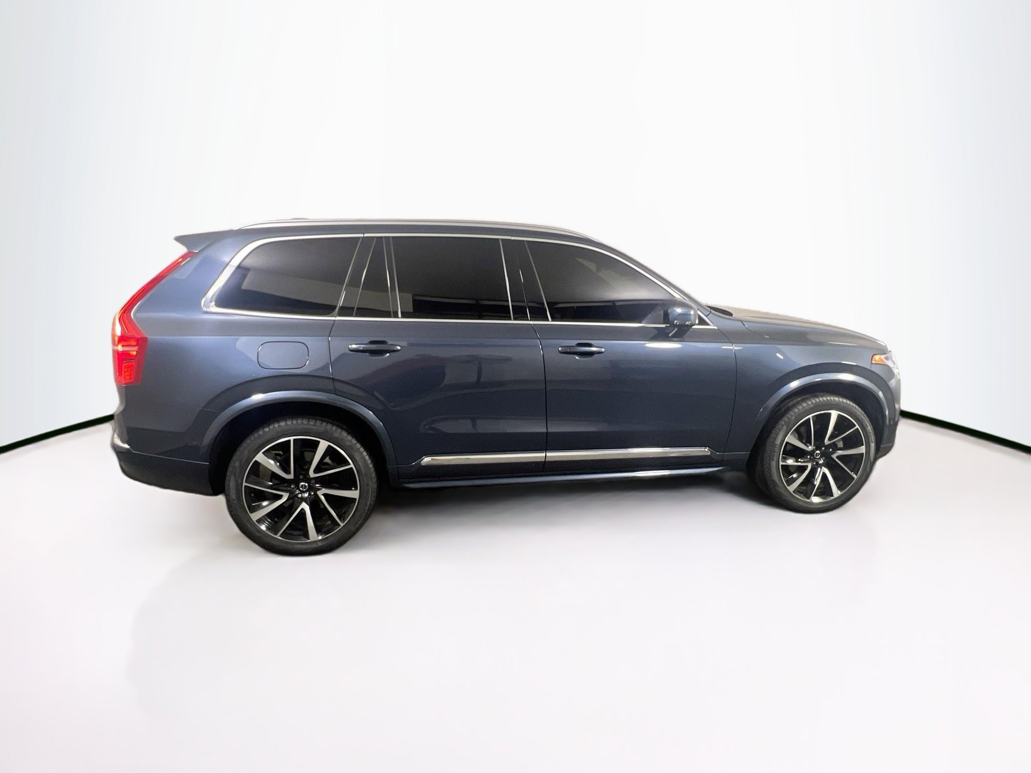 Used 2023 Volvo XC90 B6 Plus w/ Protection Package Premier image 4