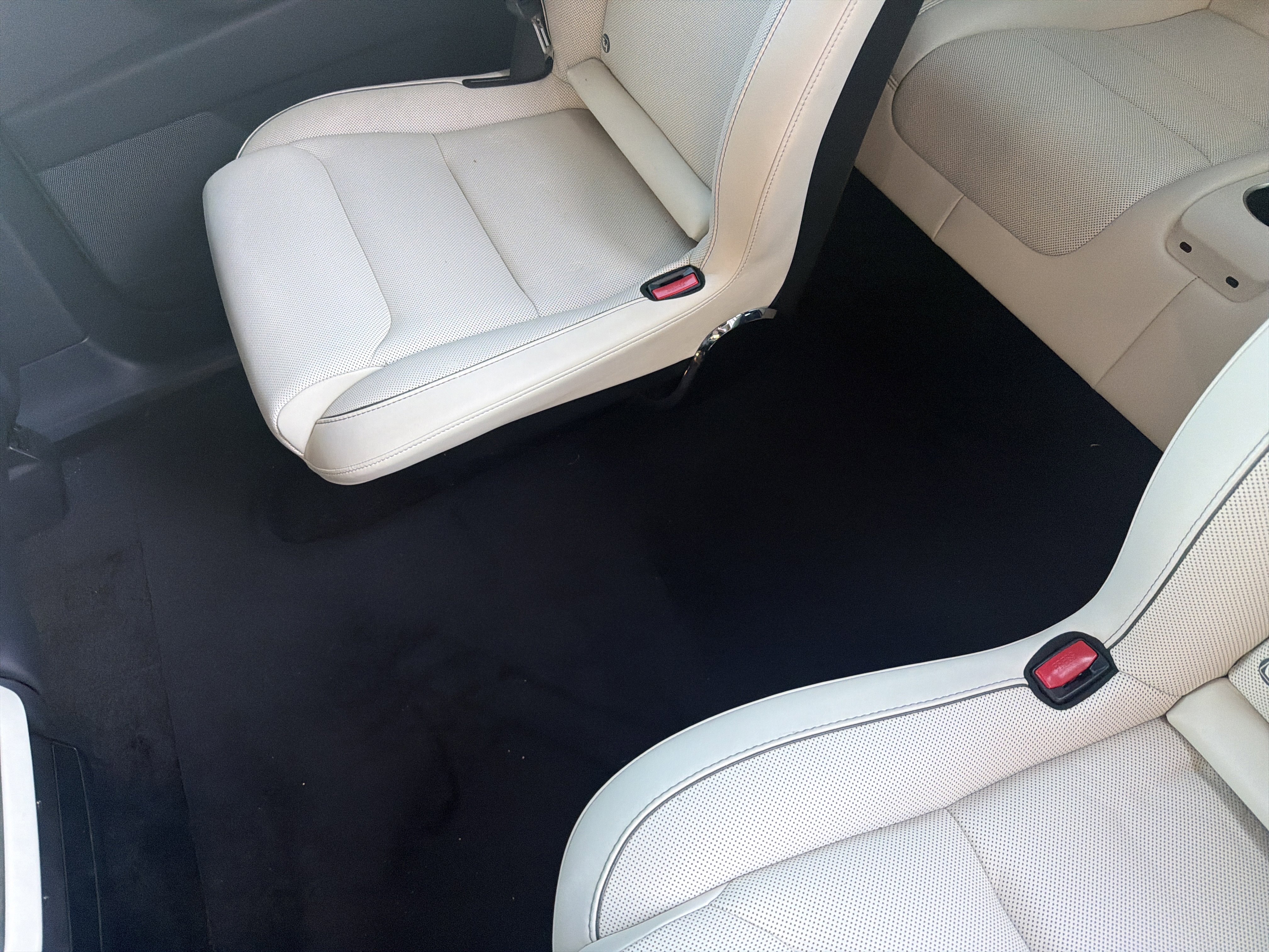 Used 2023 Tesla Model X Plaid image 6