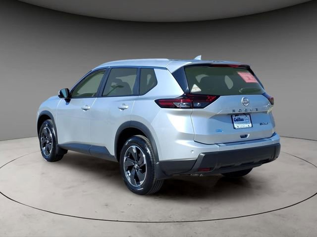 Used 2024 Nissan Rogue SV w/ SV Premium Package image 3