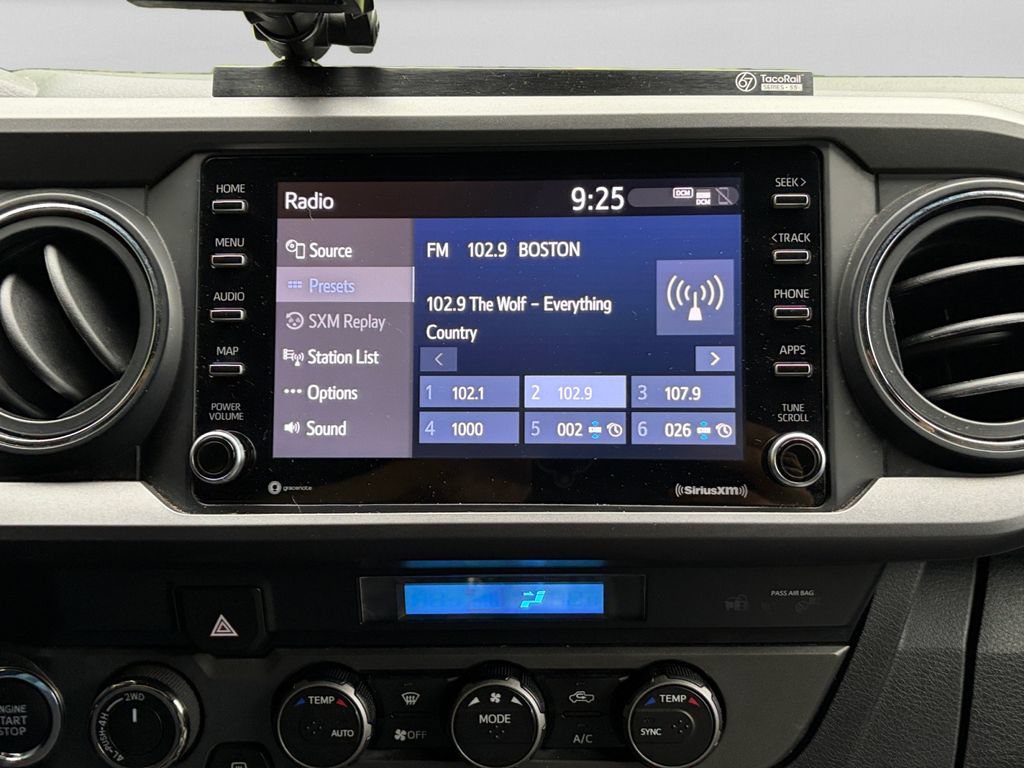 Used 2022 Toyota Tacoma TRD Off-Road w/ Technology Package AWD/4WD image 14