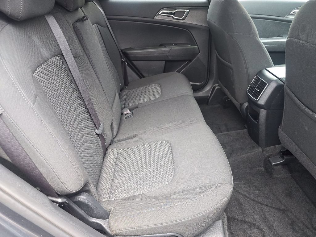 Used 2024 Kia Sportage LX AWD/4WD image 17