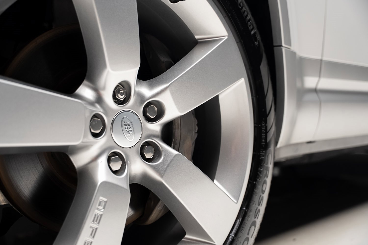 Used 2023 Land Rover Defender 130 First Edition image 22