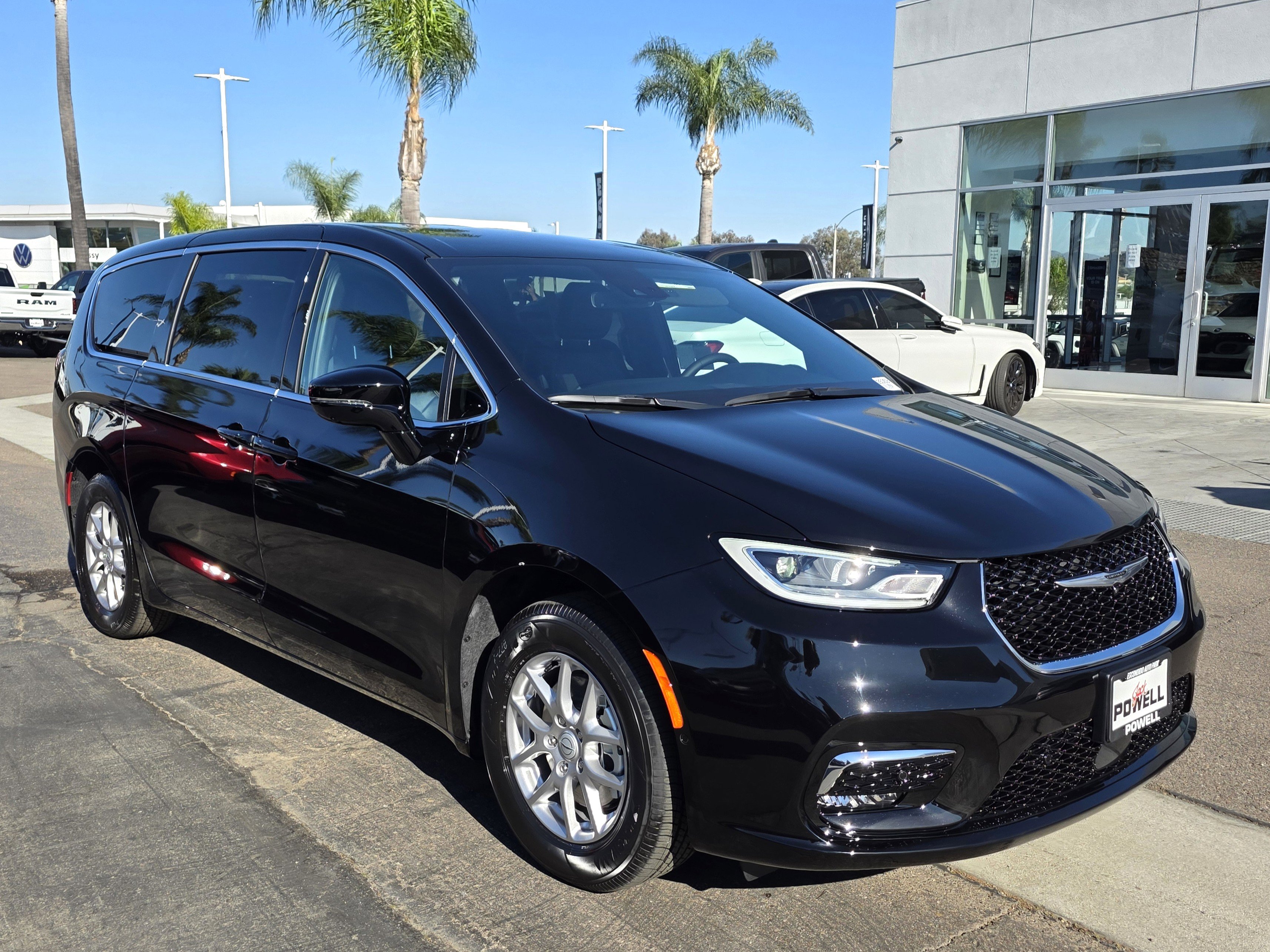 New 2026 Chrysler Pacifica Select FWD image 6