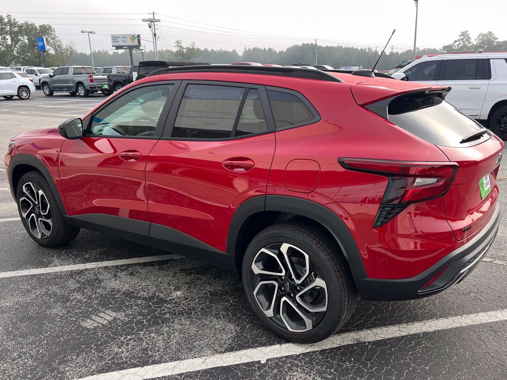 New 2026 Chevrolet Trax RS w/ Sunroof Package FWD image 31