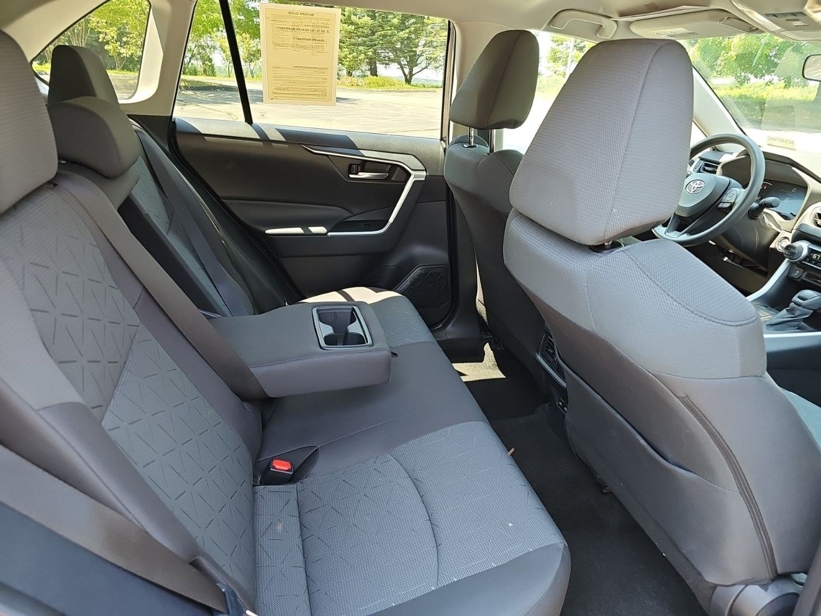 Used 2025 Toyota RAV4 XLE AWD/4WD image 15