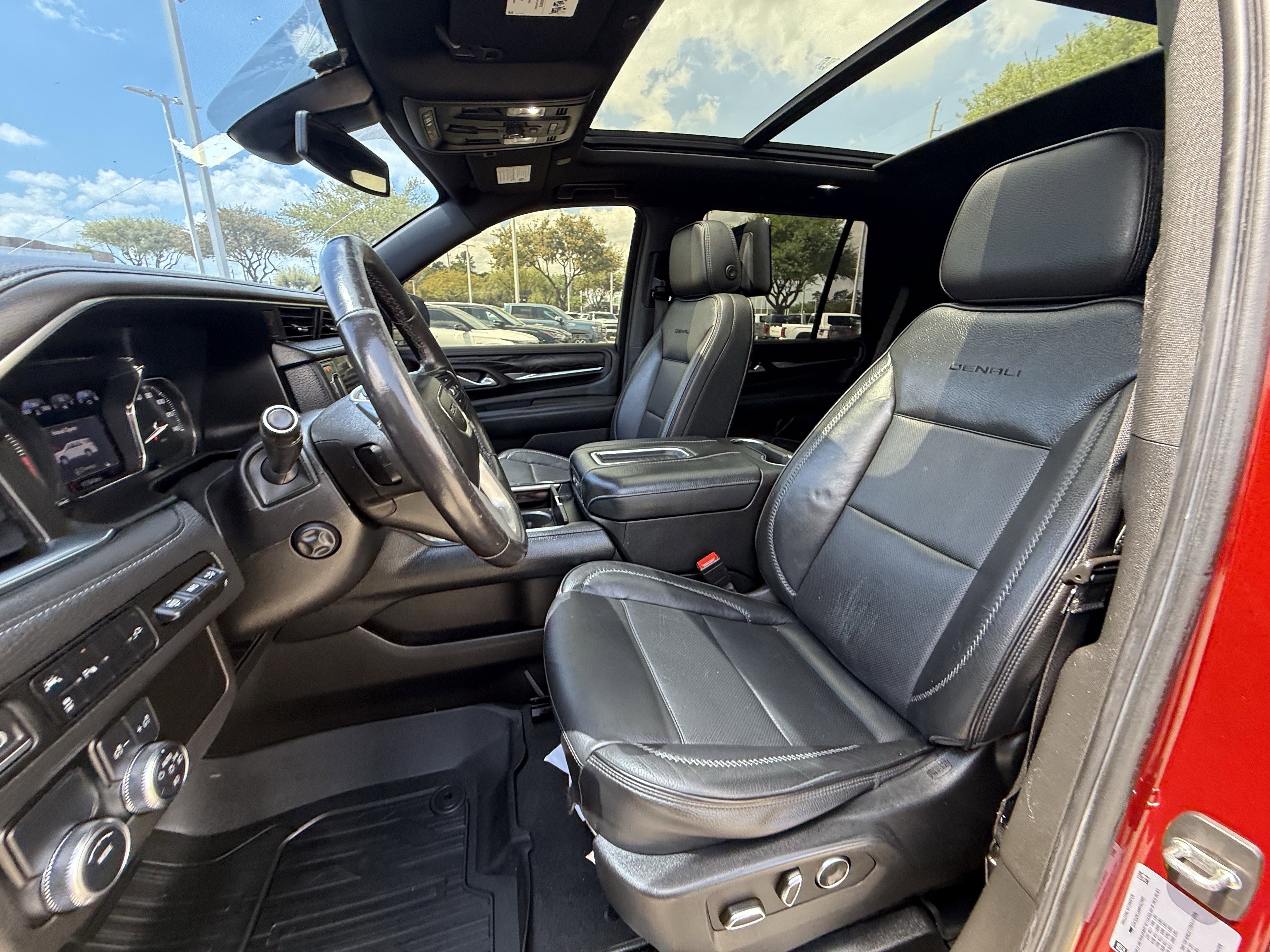 Used 2021 GMC Yukon Denali image 27