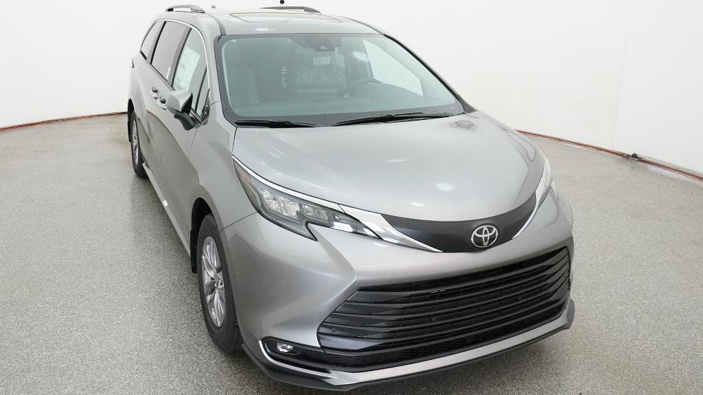 New 2026 Toyota Sienna XLE FWD image 17