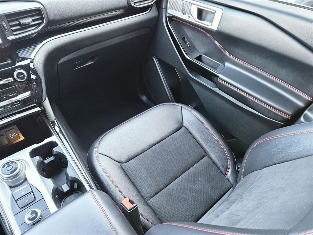 Used 2023 Ford Explorer ST-Line image 11