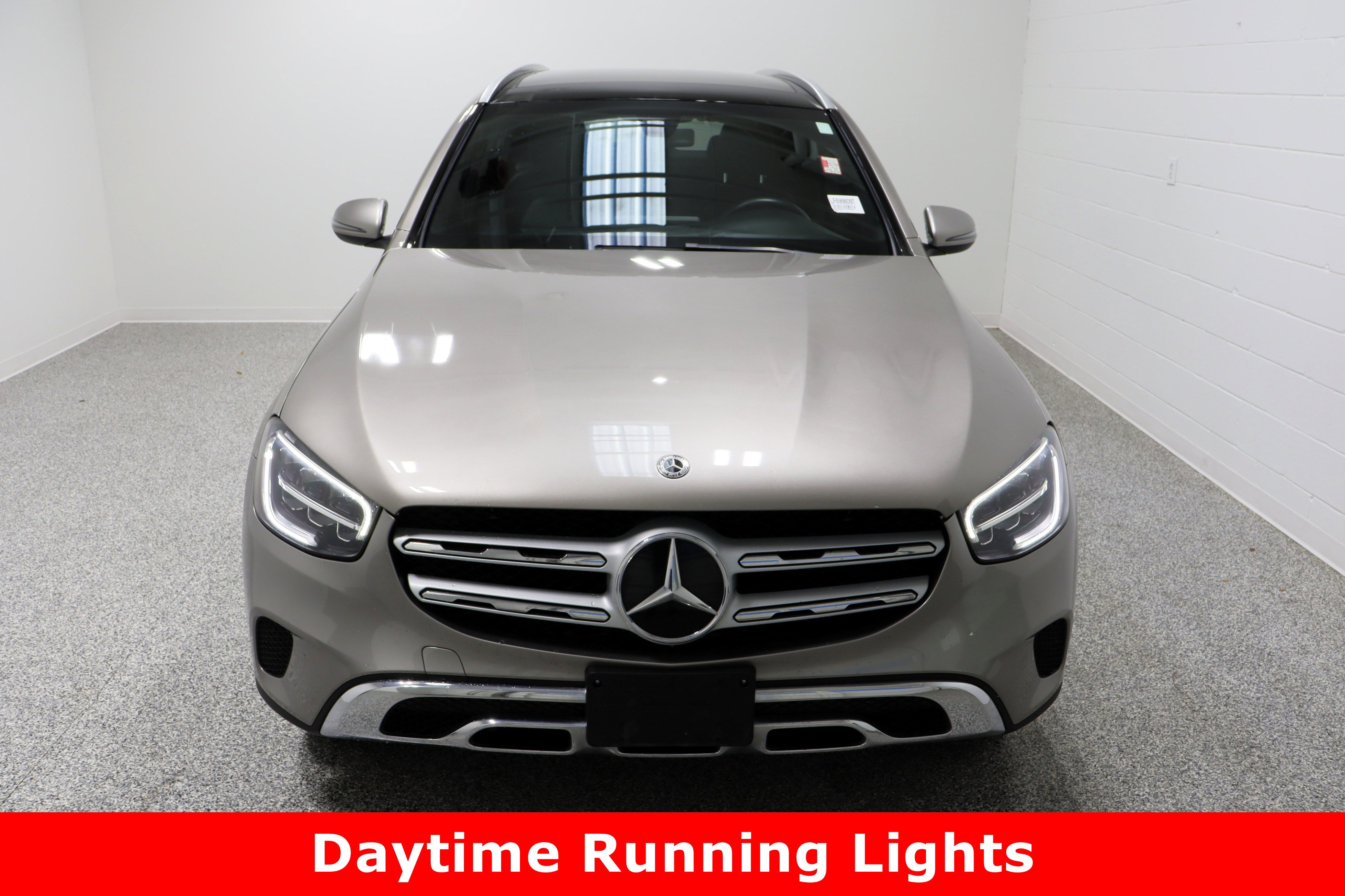 Used 2020 Mercedes-Benz GLC 300 4MATIC image 3