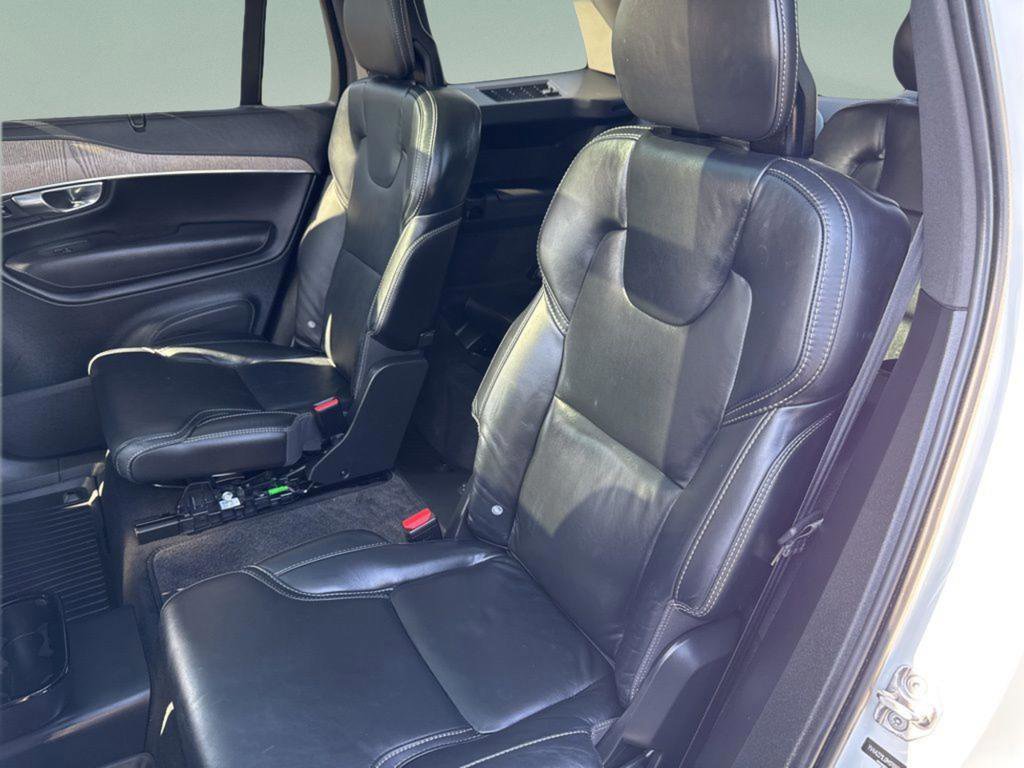 Used 2021 Volvo XC90 T6 Inscription w/ Climate Package image 5