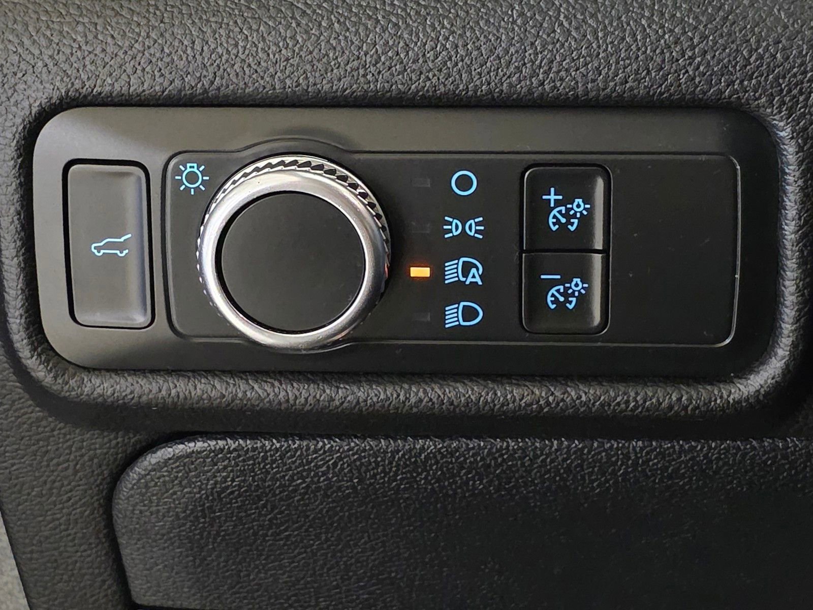 Used 2021 Ford Explorer XLT image 34