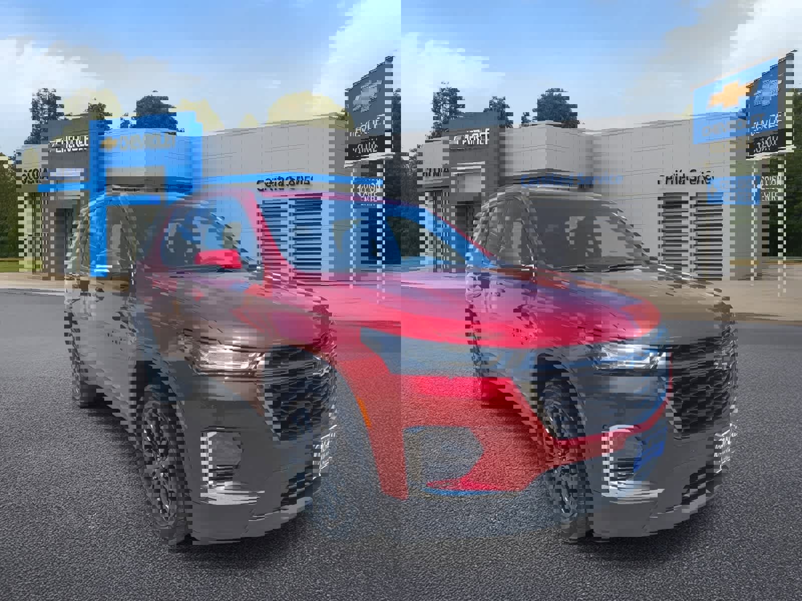 Used 2023 Chevrolet Traverse RS image 2