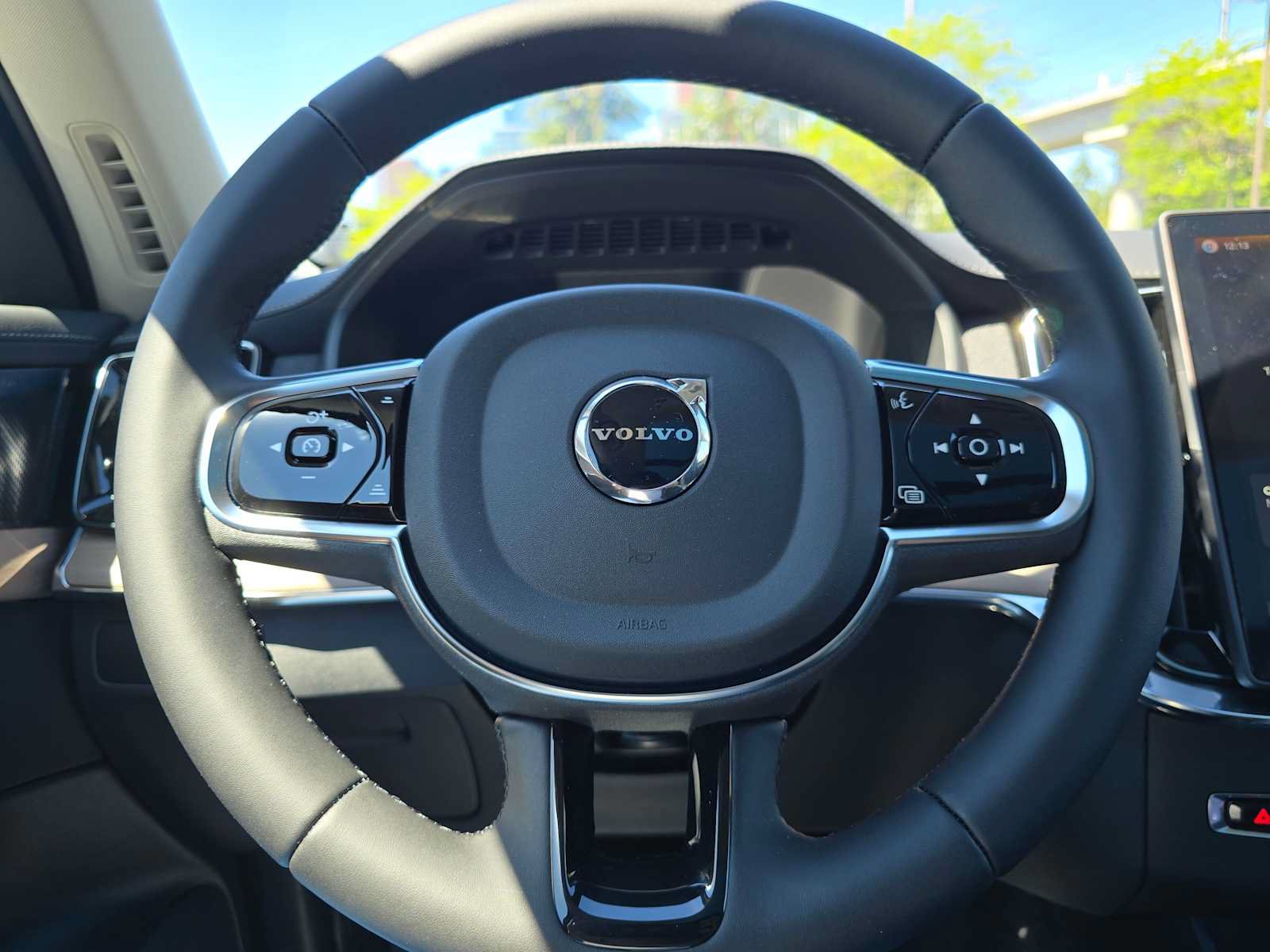New 2026 Volvo XC90 B6 Plus w/ Protection Package AWD/4WD image 25