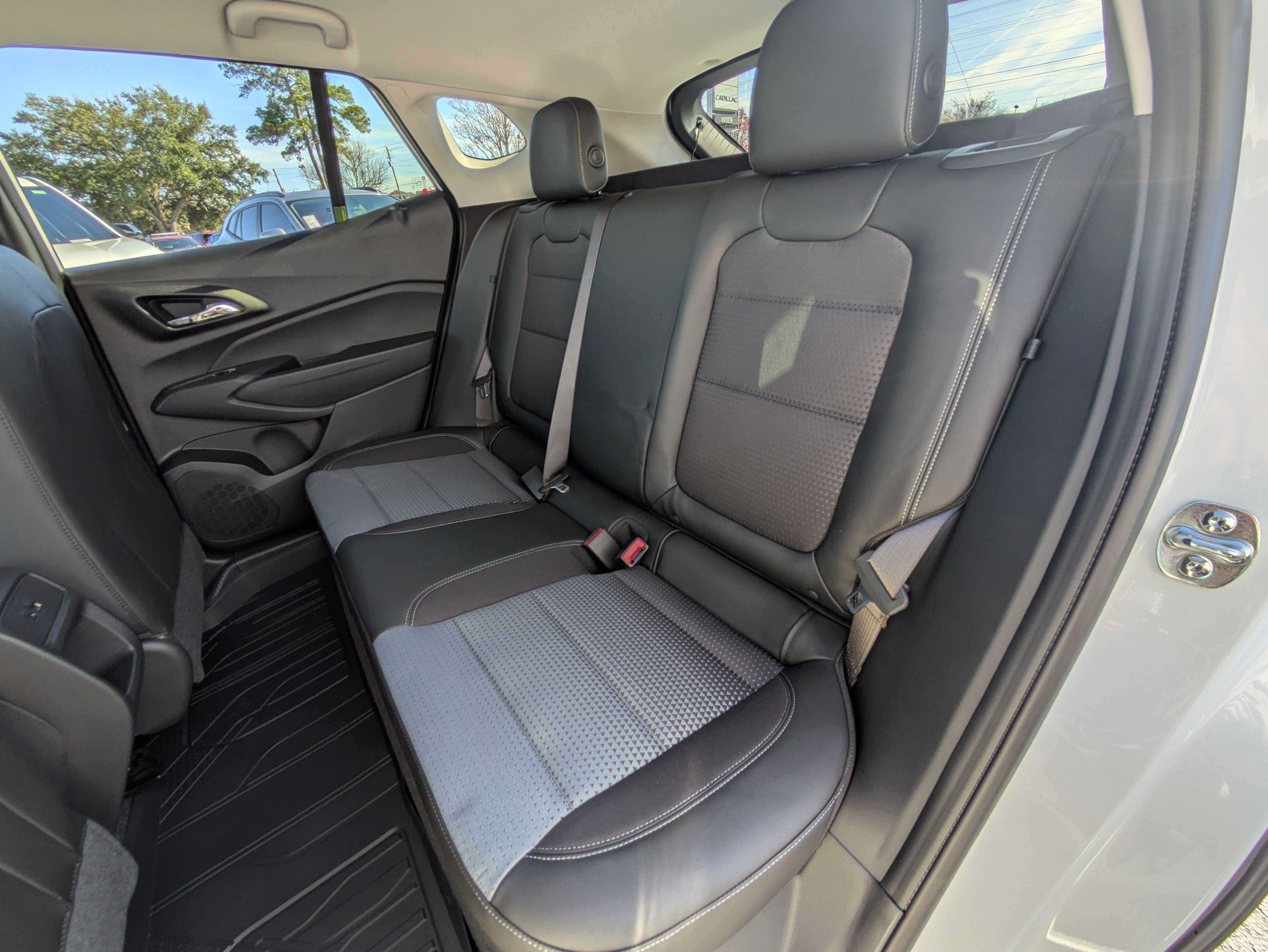 New 2026 Chevrolet Trax LT w/ Driver Confidence Package FWD image 8