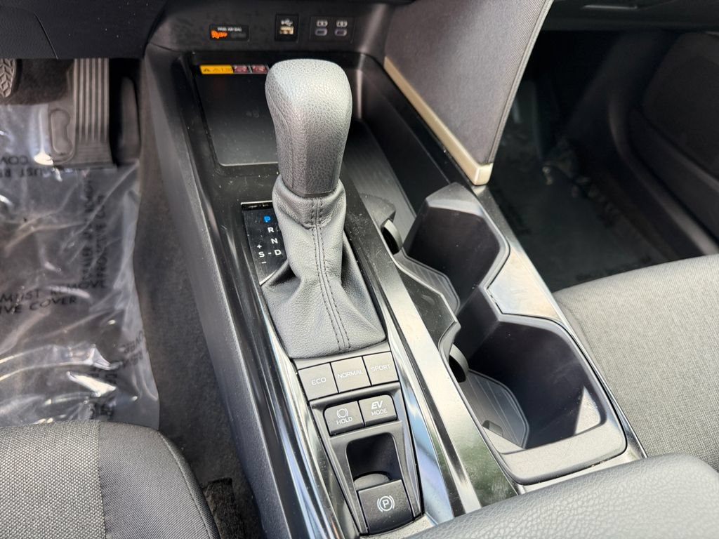 Used 2025 Toyota Camry LE FWD image 28