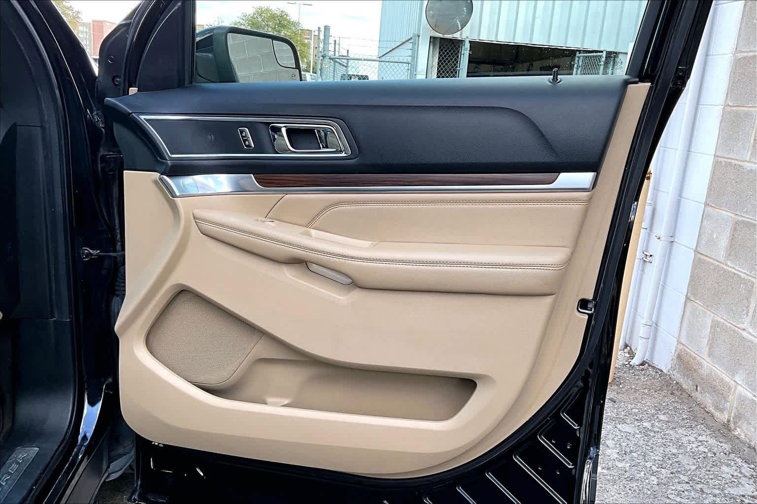 Certified 2017 Ford Explorer Limited image 22