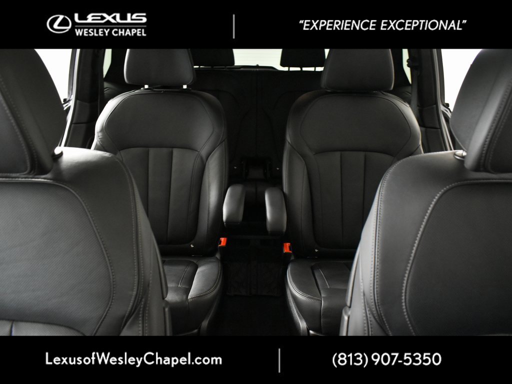 Used 2022 BMW X7 M50i w/ Luxury Seating Package image 29