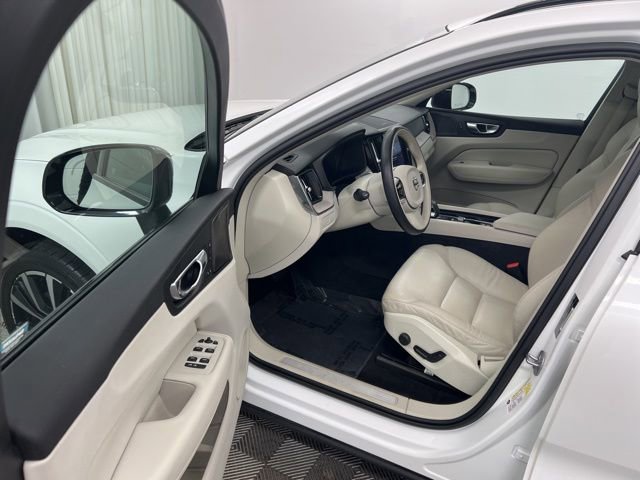 Used 2023 Volvo XC60 B5 Plus w/ Climate Package image 12