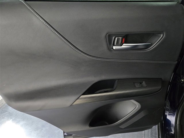 Used 2021 Toyota Venza Limited image 18