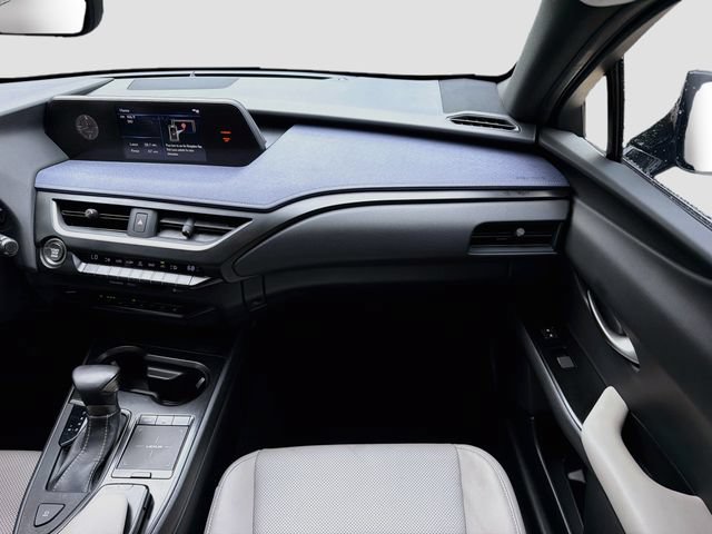 Used 2019 Lexus UX 200 w/ Premium Package FWD image 18