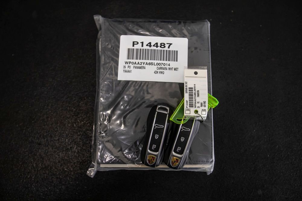 Used 2025 Porsche Panamera image 47