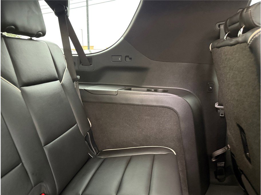 Used 2025 Cadillac Escalade ESV Premium Luxury image 39