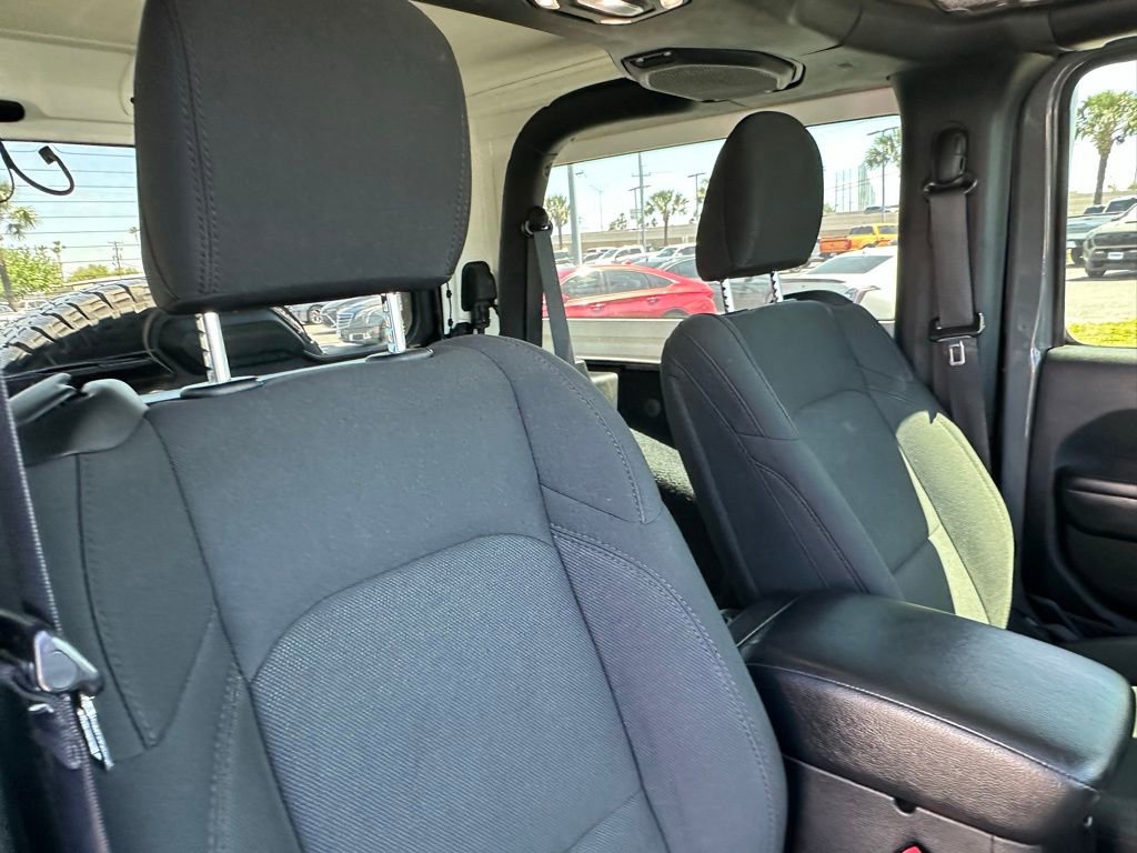 Used 2020 Jeep Wrangler Sport AWD/4WD image 19
