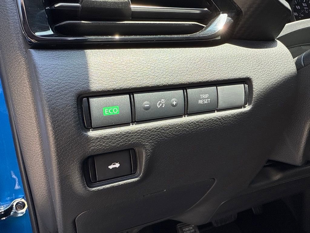 Used 2025 Nissan Sentra SR FWD image 20