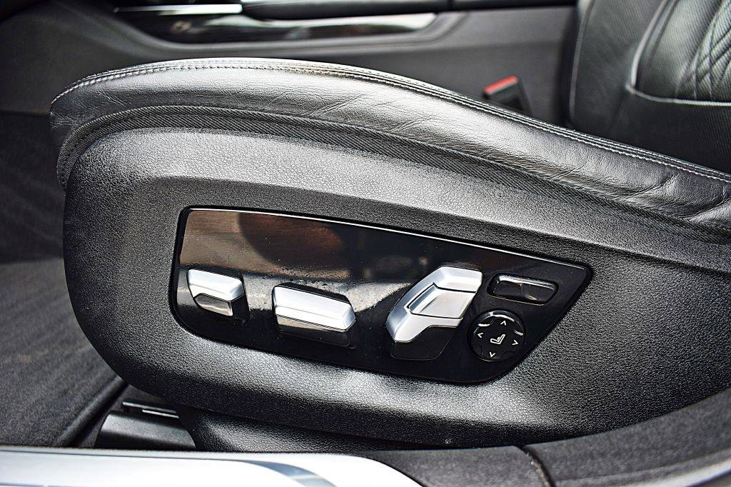 Used 2022 BMW 740i RWD image 43