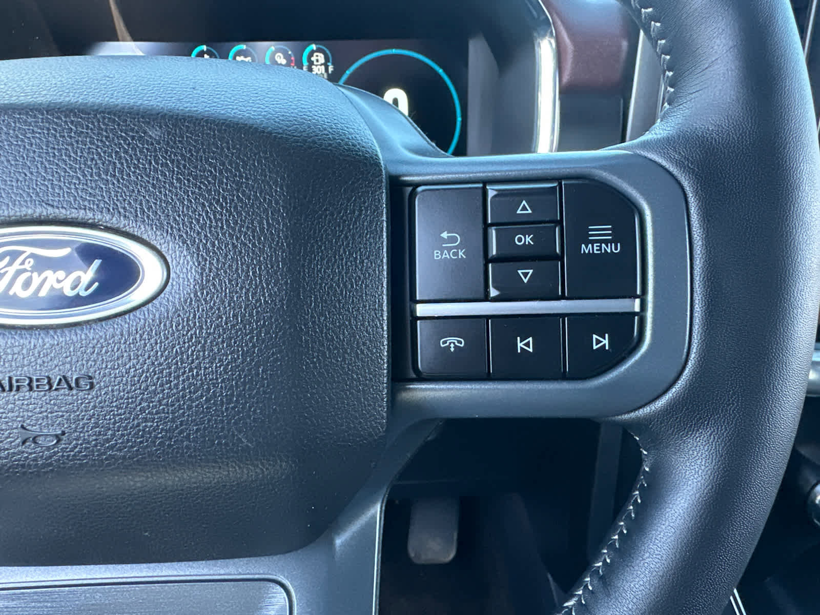 Used 2023 Ford F150 Lariat w/ Equipment Group 502A High image 23