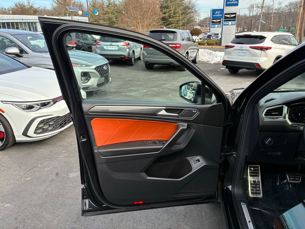 Used 2021 Volkswagen Tiguan SEL Premium R-Line image 46