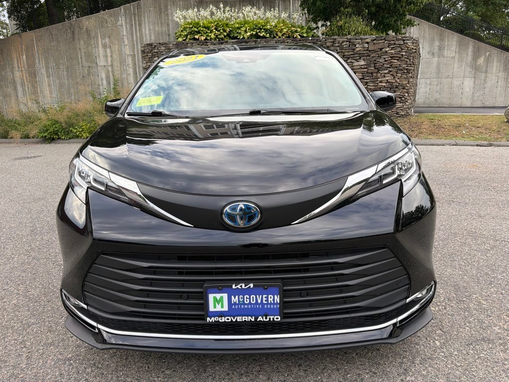 Used 2021 Toyota Sienna XLE AWD/4WD image 9