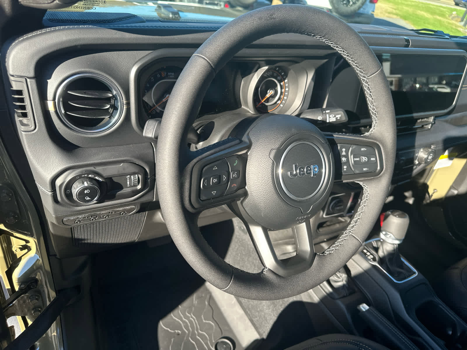 New 2025 Jeep Gladiator Sport image 22